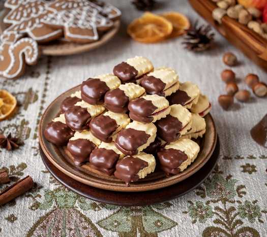 chocolate-dipped-shortbread-cookies-recipe-image